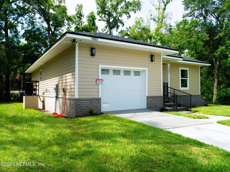 3 bedroom Single Family Residence at 1992 W 20th Street, Grand Boulevard, Jacksonville — photo 2