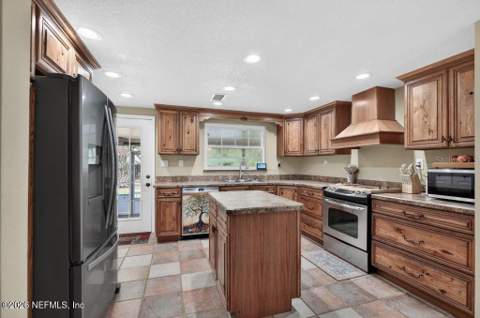 121 Daren Drive, Palatka FL - photo 14 of 43