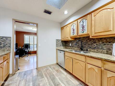 3342 Sarah Spaulding Drive, Jacksonville FL - photo 9 of 44