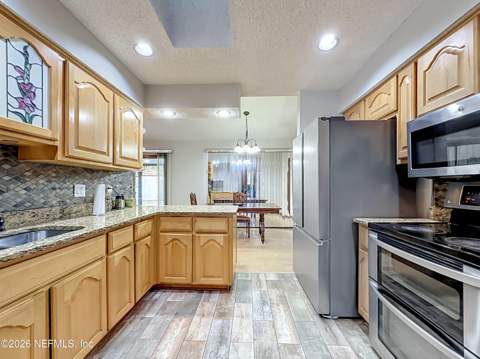 3342 Sarah Spaulding Drive, Jacksonville FL - photo 8 of 44