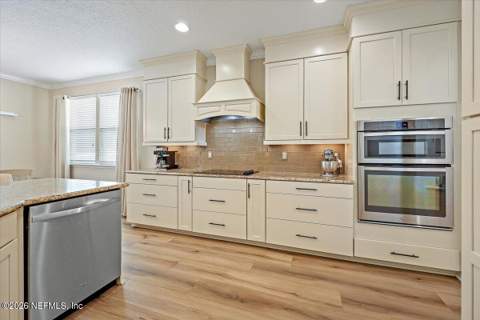 14372 Garden Gate Drive, Jacksonville FL - photo 9 of 33