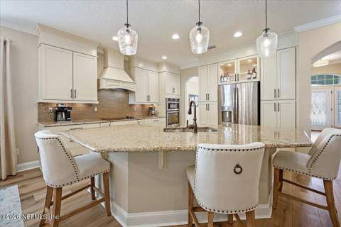 14372 Garden Gate Drive, Jacksonville FL - photo 8 of 33