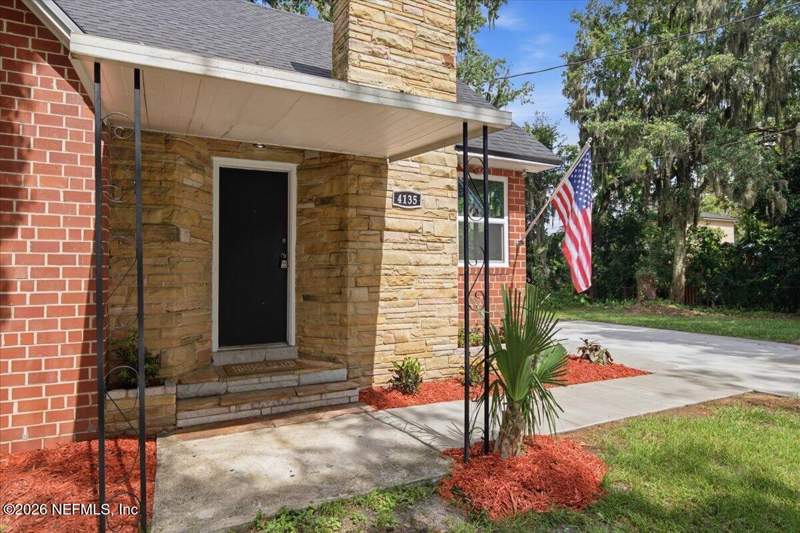 3 bedroom Single Family Residence at 4135 Hudnall Road, Englewood, Jacksonville — photo 4