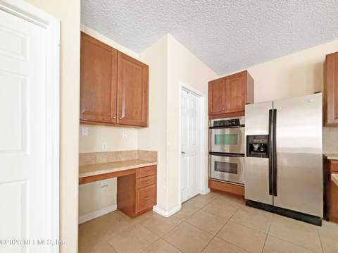 12291 Lawson Creek Drive, Jacksonville FL - photo 15 of 17
