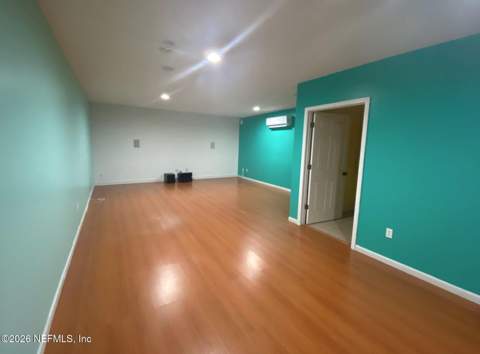 7043 Valley Crest Court, Jacksonville FL - photo 16 of 35