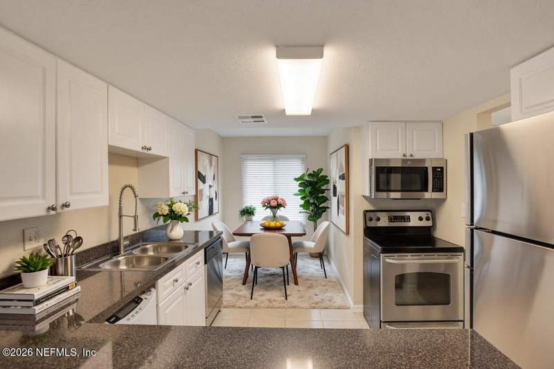1 bedroom Condominium at 355 Monument Road #12 A1, Bella Terraza, Jacksonville — photo 4
