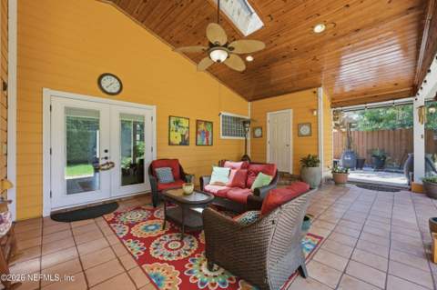 11852 Pegasus Drive, Jacksonville FL - photo 10 of 45