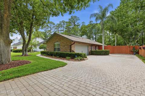 11852 Pegasus Drive, Jacksonville FL - photo 7 of 45
