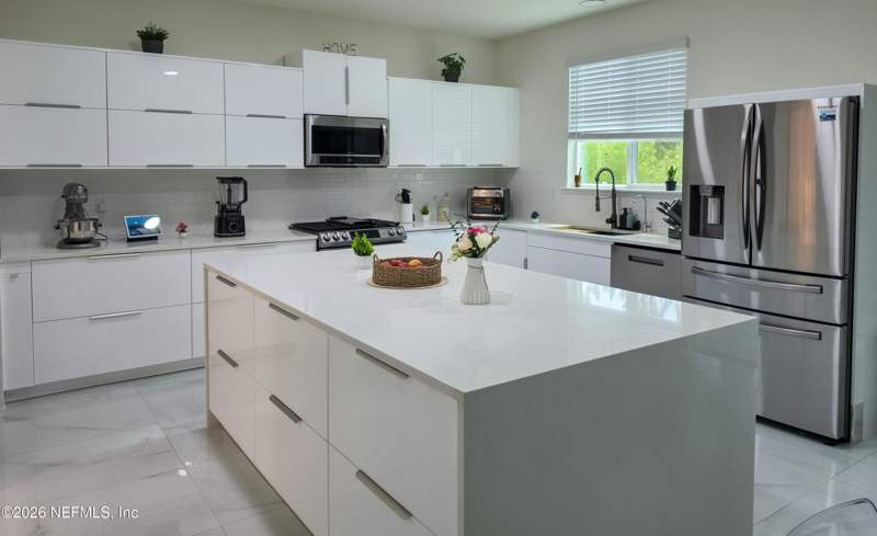 4 bedroom Single Family Residence at 11605 Pacific Dogwood Court, Wells Creek, Jacksonville — photo 2