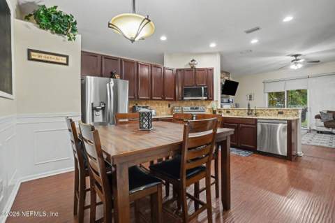663 Mandy Oaks Drive, Jacksonville FL - photo 7 of 31