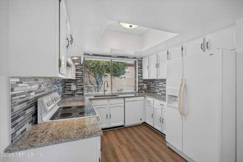 3407 Fairbanks Grant Road, Jacksonville FL - photo 13 of 42