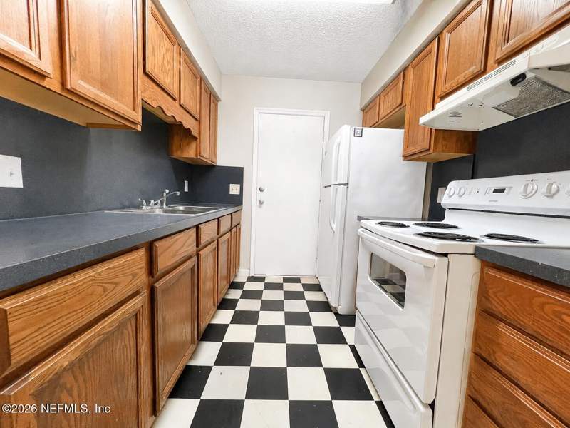3 bedroom Single Family Residence at 7913 Jasper Avenue, Woodland Acres, Jacksonville — photo 2
