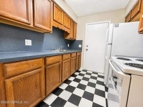 7913 Jasper Avenue, Jacksonville FL - photo 19 of 34