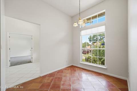 6112 Winding Bridge Drive, Jacksonville FL - photo 8 of 33