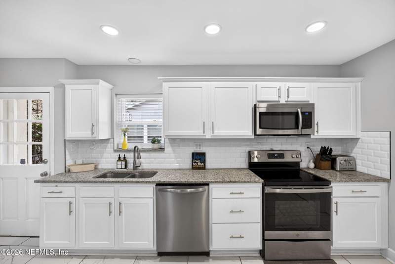 3 bedroom Single Family Residence at 4719 Royal Avenue, Murray Hill Heights, Jacksonville — photo 4