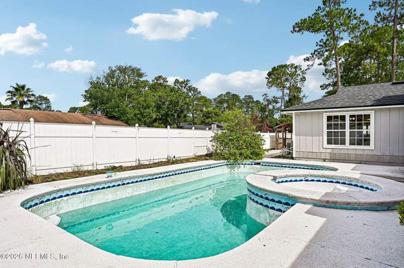 4 bedroom Single Family Residence at 10720 Knottingby Drive, Windermere, Jacksonville — photo 2