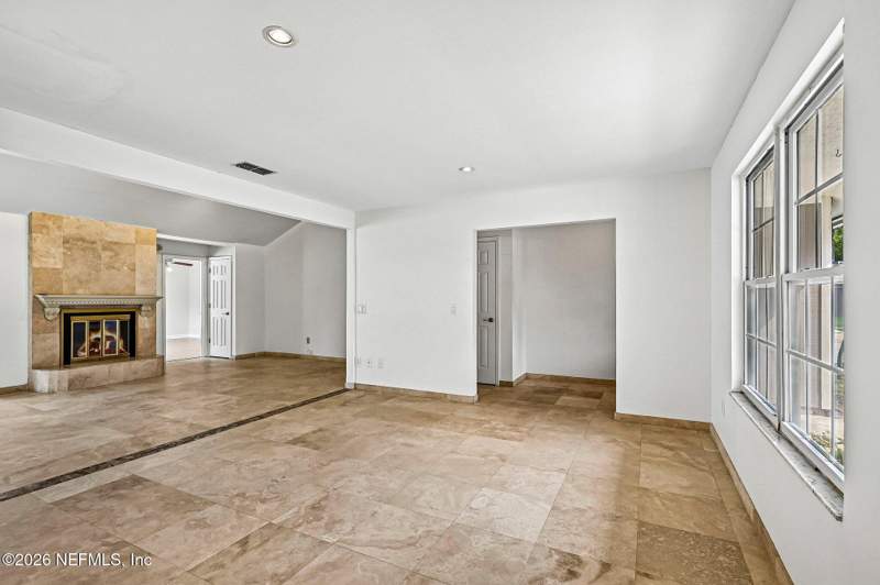 4 bedroom Single Family Residence at 10720 Knottingby Drive, Windermere, Jacksonville — photo 3