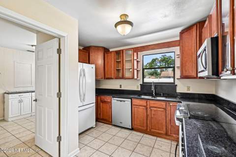 10720 Knottingby Drive, Jacksonville FL - photo 10 of 24