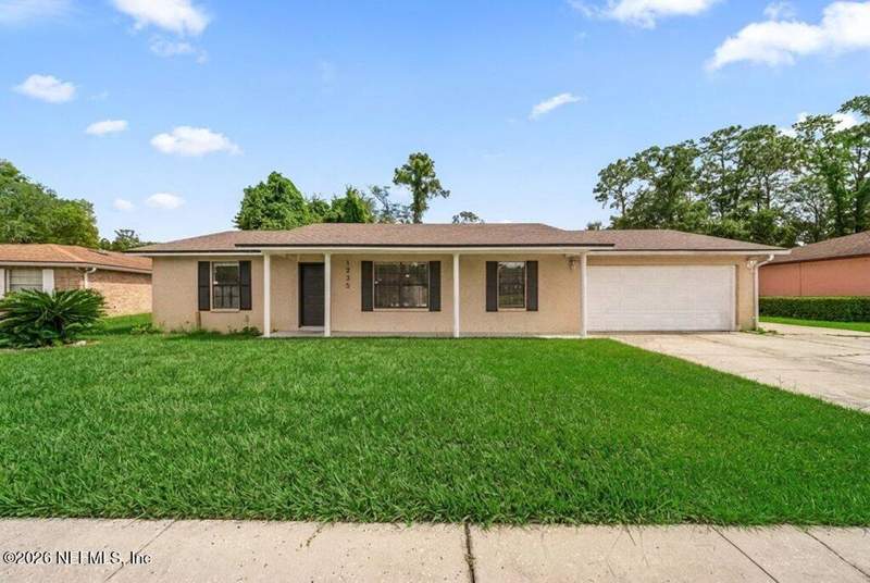 3 bedroom Single Family Residence at 1235 Squirrel Lane, Turtle Creek Village, Jacksonville — photo 2