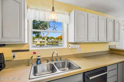 3346 America Avenue, Jacksonville Beach FL - photo 15 of 37