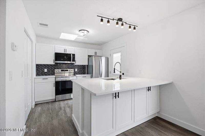 4 bedroom Single Family Residence at 2012 Kingswood Road, Section Land, Jacksonville — photo 5