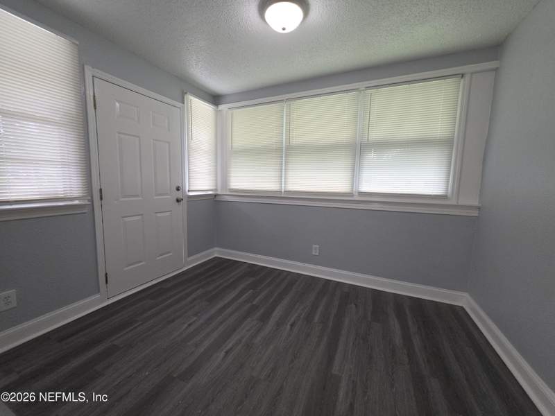 3 bedroom Single Family Residence at 4910 Walcott Avenue, Floradale, Jacksonville — photo 3