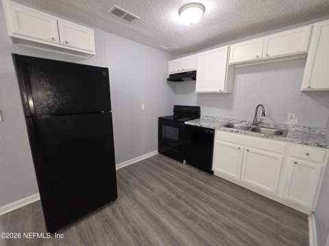4910 Walcott Avenue, Jacksonville FL - photo 9 of 23