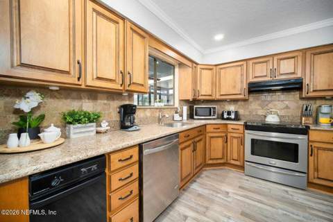 11613 Lake Ride Drive, Jacksonville FL - photo 21 of 43