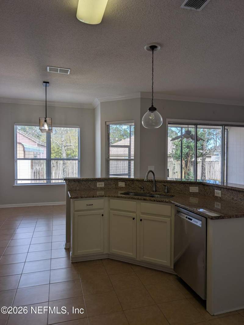 4 bedroom Single Family Residence at 2219 Gardenmoss, Silver Creek, Green Cove Springs — photo 4