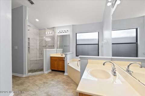 7366 Hawks Cliff Drive, Jacksonville FL - photo 19 of 40