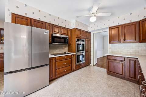 4714 Waverly Lane, Jacksonville FL - photo 9 of 37
