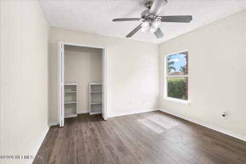 9454 Staplehurst Drive, Jacksonville FL - photo 17 of 28