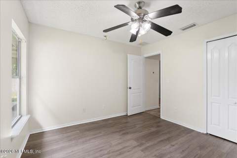 9454 Staplehurst Drive, Jacksonville FL - photo 18 of 28