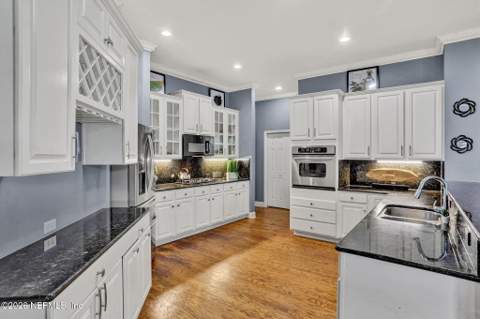 10977 Hickory Trace Lane, Jacksonville FL - photo 9 of 38