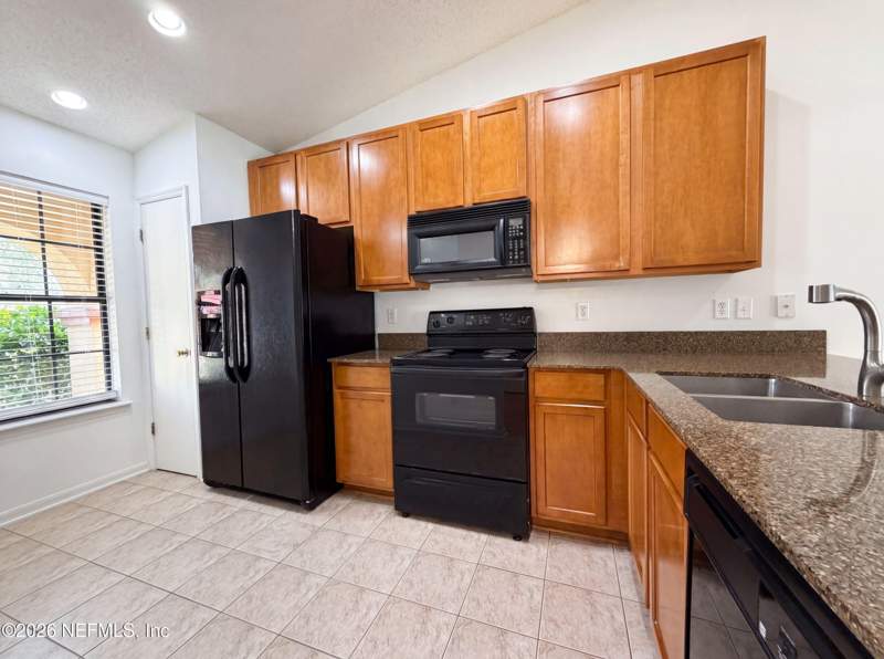 2 bedroom Townhouse at 215 Beech Brook Street, Julington Creek, St. Johns — photo 2