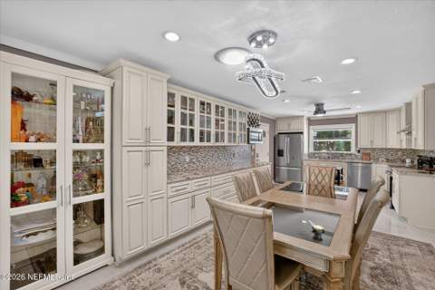 6253 Carlton Road, Jacksonville FL - photo 11 of 41