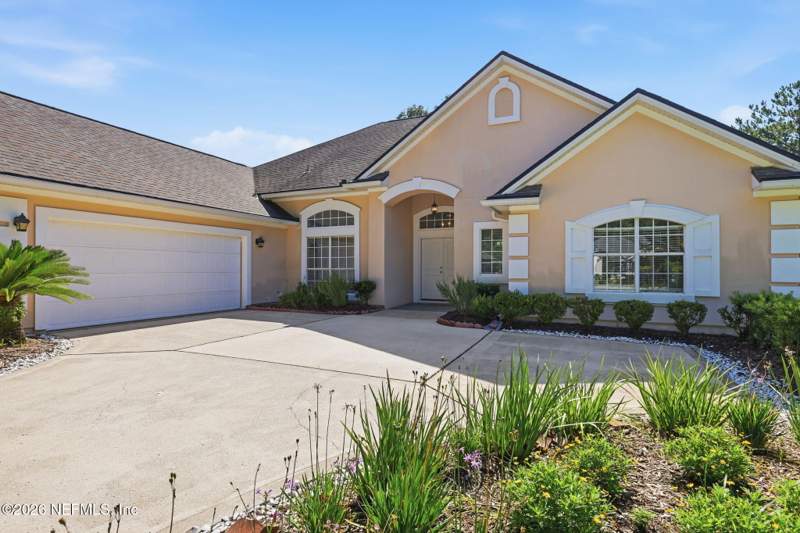 5 bedroom Single Family Residence at 7805 Rittenhouse Lane, Deercreek Cc, Jacksonville — photo 2