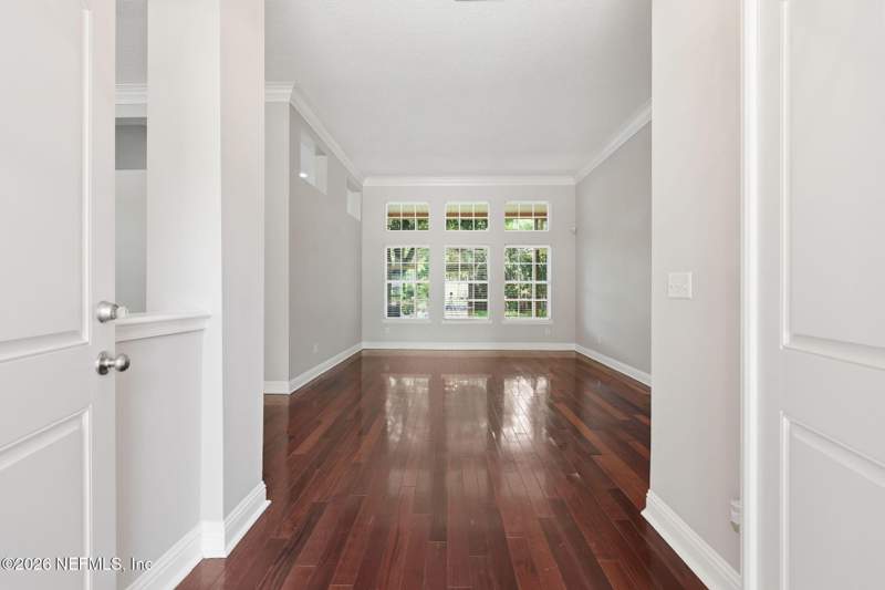 5 bedroom Single Family Residence at 7805 Rittenhouse Lane, Deercreek Cc, Jacksonville — photo 4