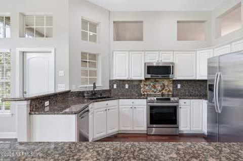 7805 Rittenhouse Lane, Jacksonville FL - photo 13 of 35