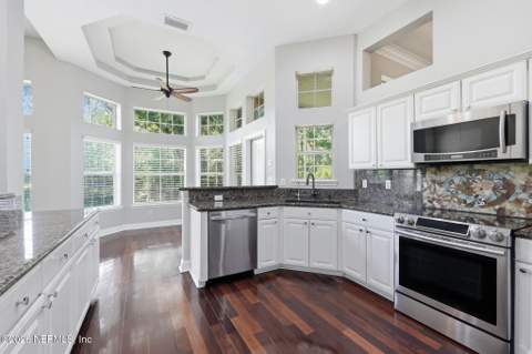 7805 Rittenhouse Lane, Jacksonville FL - photo 14 of 35