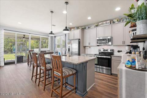4518 Pine Ridge Parkway, Middleburg FL - photo 10 of 57