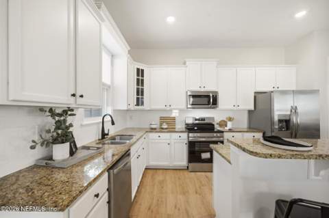 1126 Penman Road, Jacksonville Beach FL - photo 8 of 38
