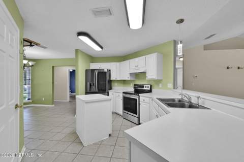 8048 Kilkelly Lane, Jacksonville FL - photo 7 of 23