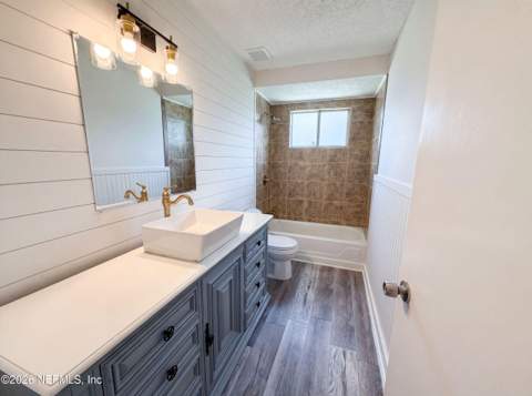 7957 Jacques Drive, Jacksonville FL - photo 12 of 15