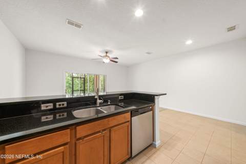 13358 Ocean Mist Drive, Jacksonville FL - photo 10 of 32