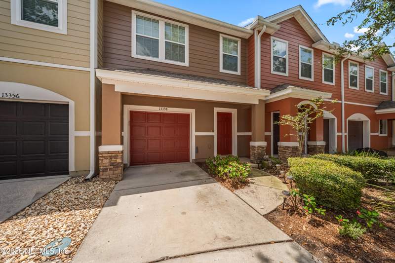 3 bedroom Townhouse at 13358 Ocean Mist Drive, Verano At Bartram Park, Jacksonville — photo 2