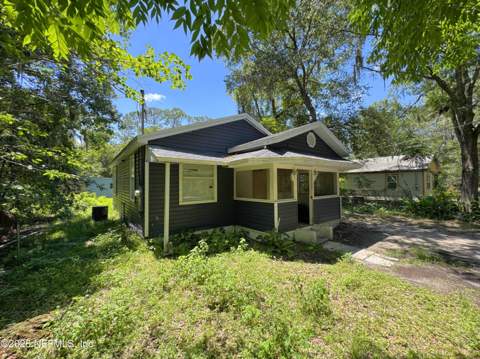 1074 Hood Avenue, Jacksonville FL - photo 10 of 36