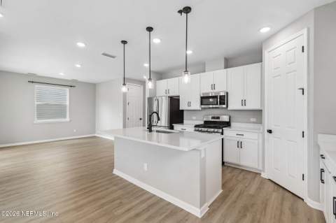 8268 Marietta Still Drive, Jacksonville FL - photo 9 of 19