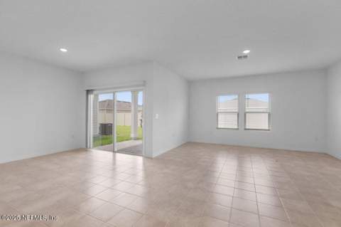 8131 Archibald Terrace, Jacksonville FL - photo 9 of 43