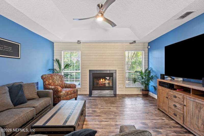 4 bedroom Single Family Residence at 1565 Chain Fern Way, Pace Island, Fleming Island — photo 3